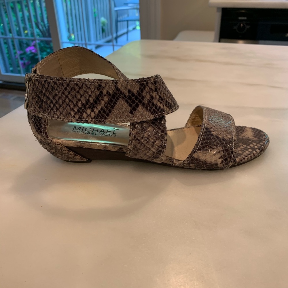 MICHAEL michael kors Sz 6 snakeskin wedges